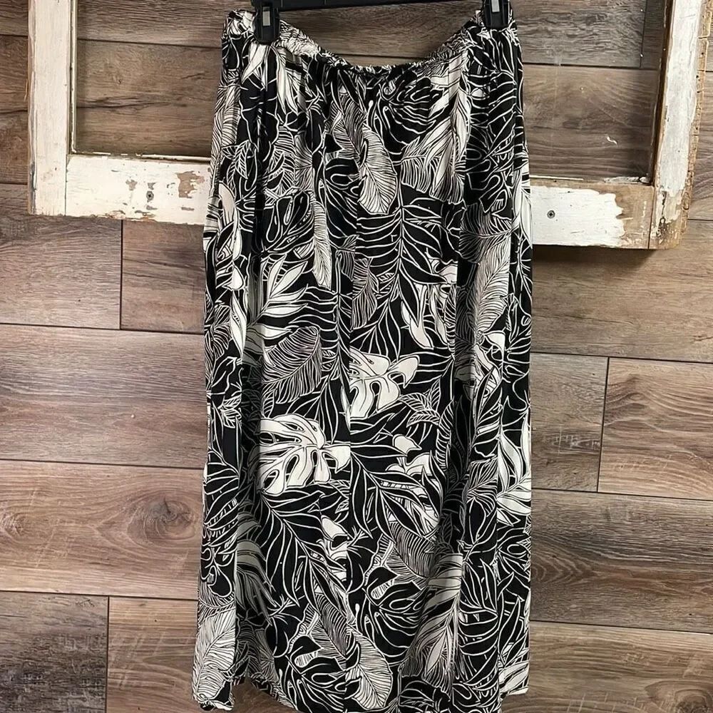EDEN & OLIVIA Black White Tropical Leaf Rayon Midi Skirt Size XL NWT